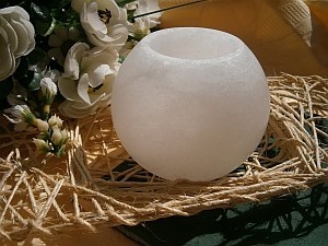Salzteelichthalter rund aus weißem Halit Salzkristallen